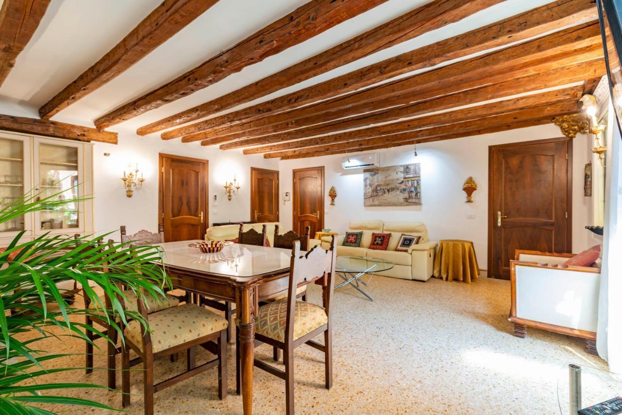 Ca' Mandorla 027042loc09523 Venecia
