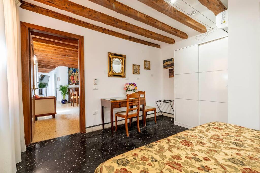Ca' Mandorla 027042loc09523 Venecia